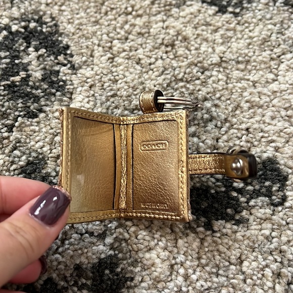 Coach - Picture 3 of 5